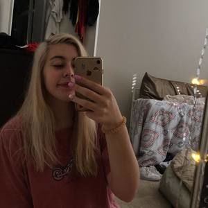 Meet your Posher, Alexine